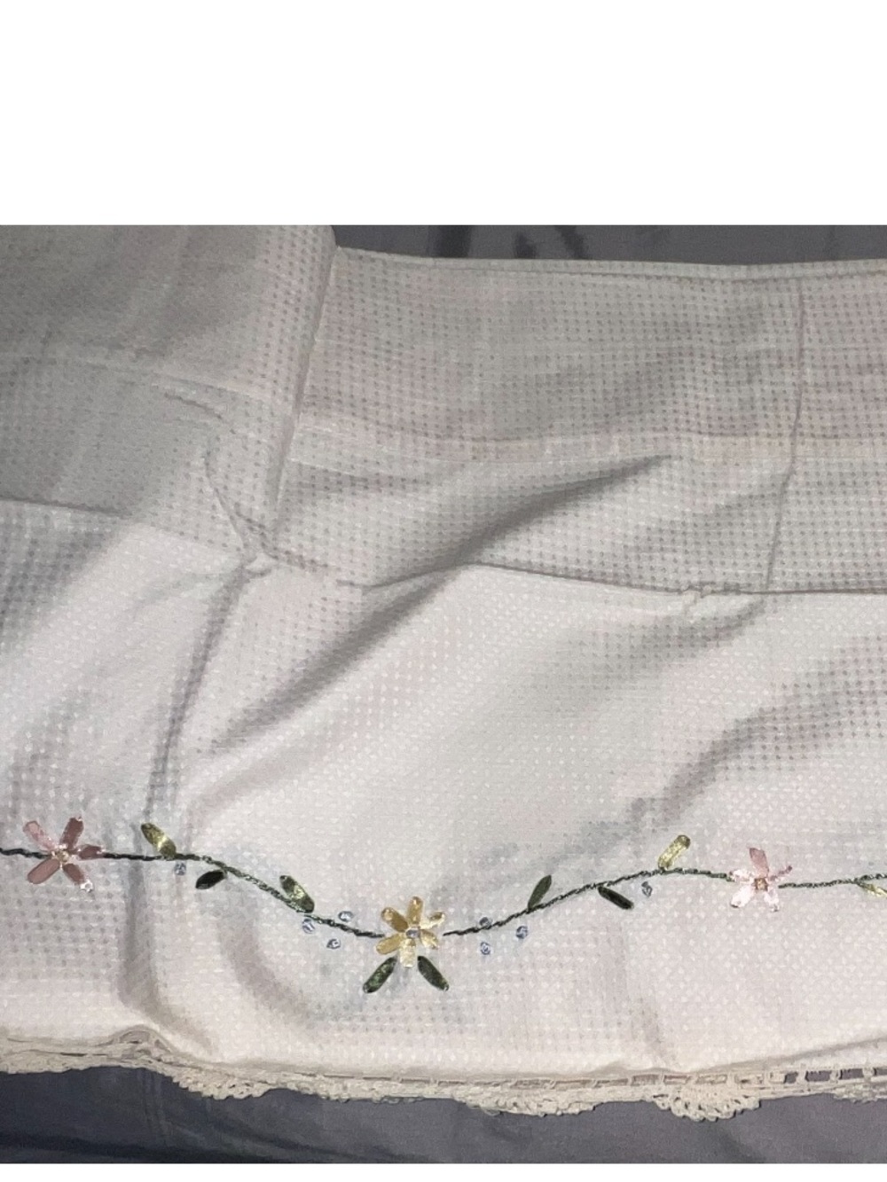 Vintage JCPenny Home Collection Sage Bouquet Waffle Valance Floral Embroidery